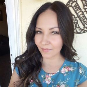 Meet your Posher, Iris